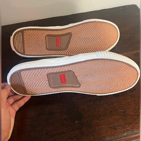 Never worn Levi’s sneakers men’s size 12 - Picture 2 of 2